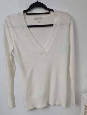 New York & Company Cream V-Neck Sweater